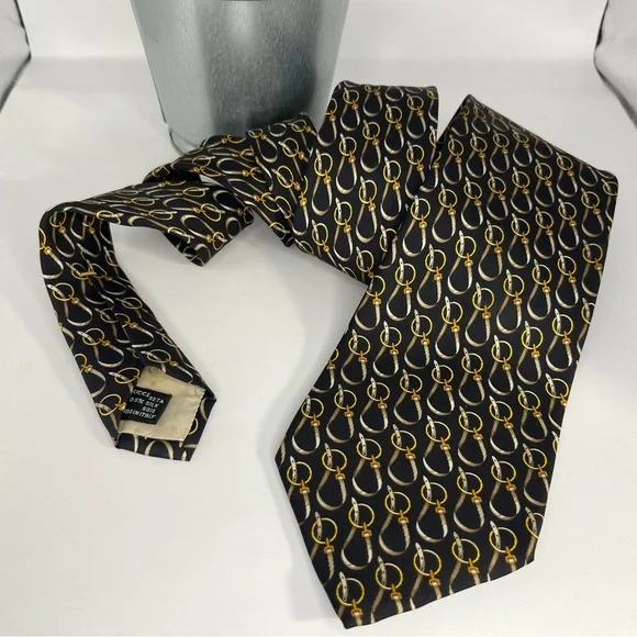 Gucci Men’s Silk Neck Tie‎ Black with Gold Equestrian Buckles Luxury Formal